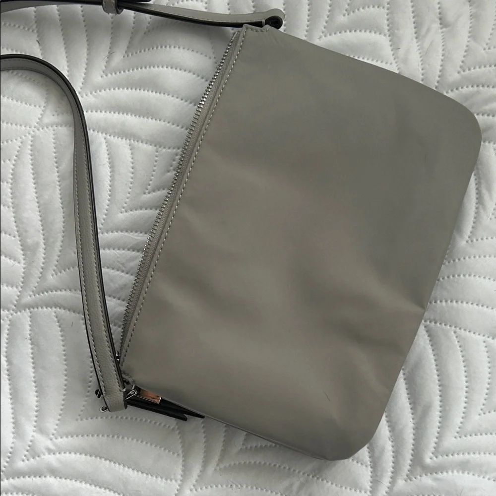 Kate Spade Chic Gray Crossbody Bag - Picture 3 of 5